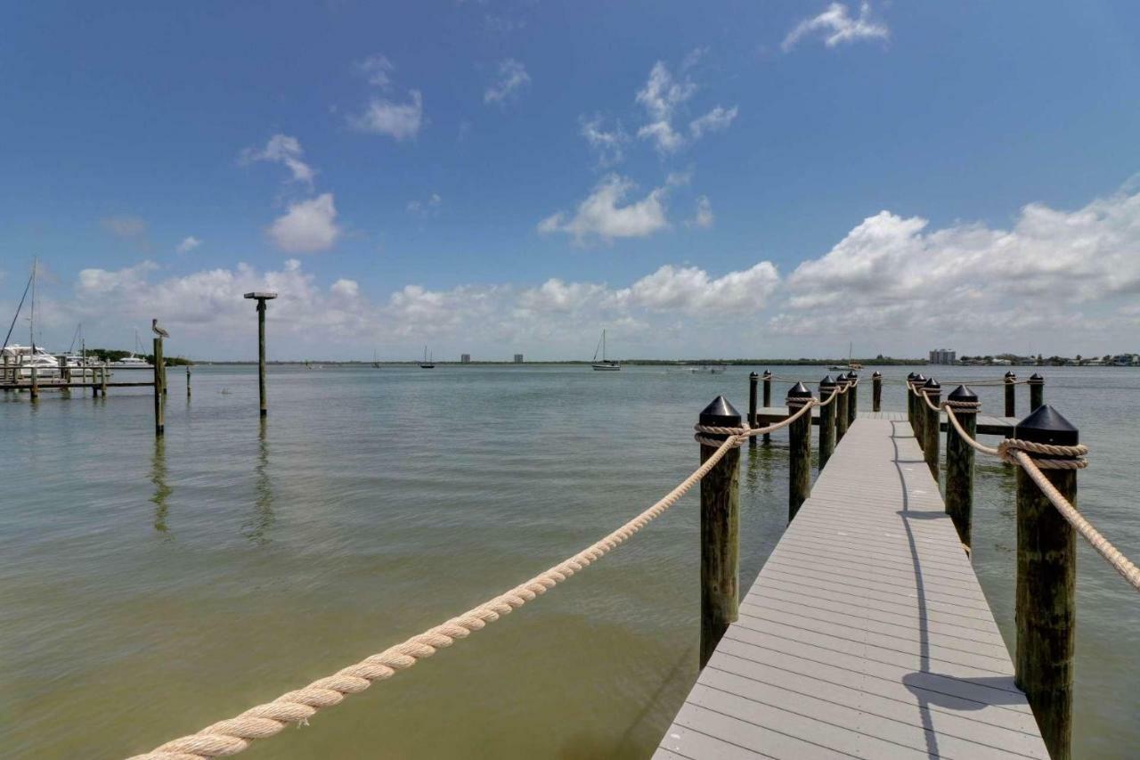 פורט מיירס ביץ' Estero Island Apartment With Boat Dock מראה חיצוני תמונה