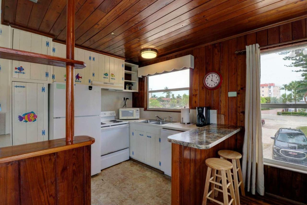 פורט מיירס ביץ' Estero Island Apartment With Boat Dock מראה חיצוני תמונה